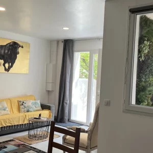 Gîte "Taureaux" confortable avec grand salon et terrasse ensoleillée en Camargue